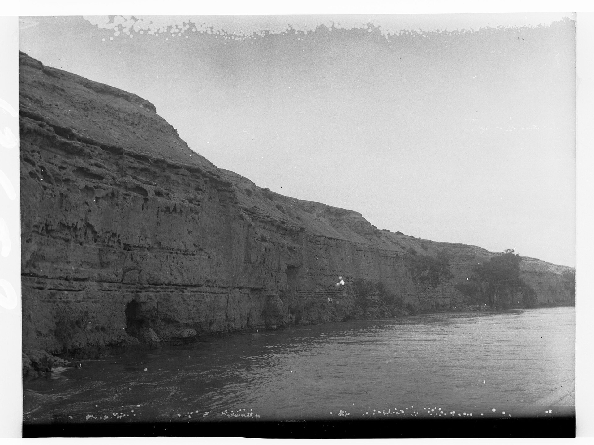 The Lower Riverland: Cliffs & Bends