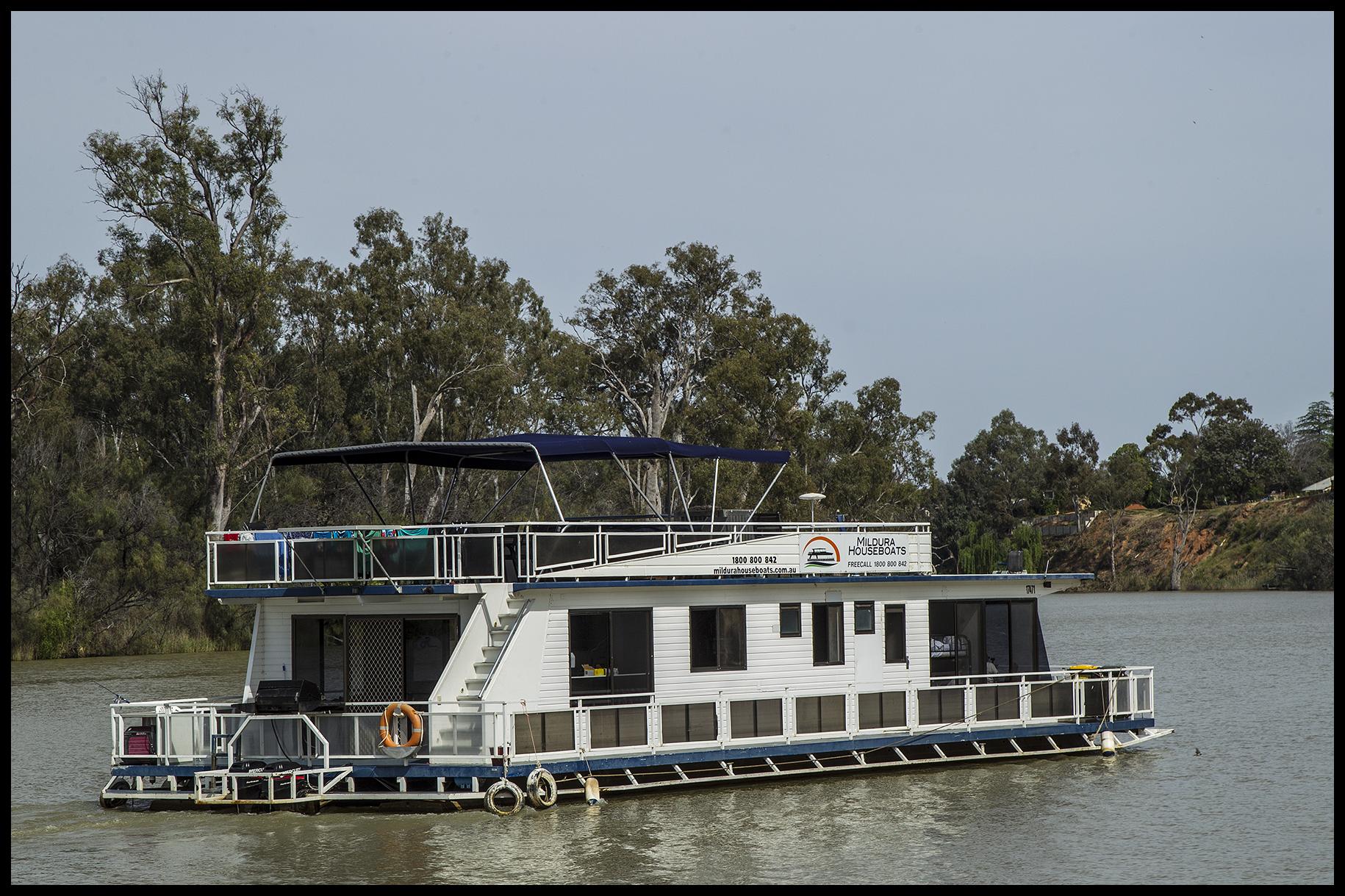 Pike River Luxury Houseboats