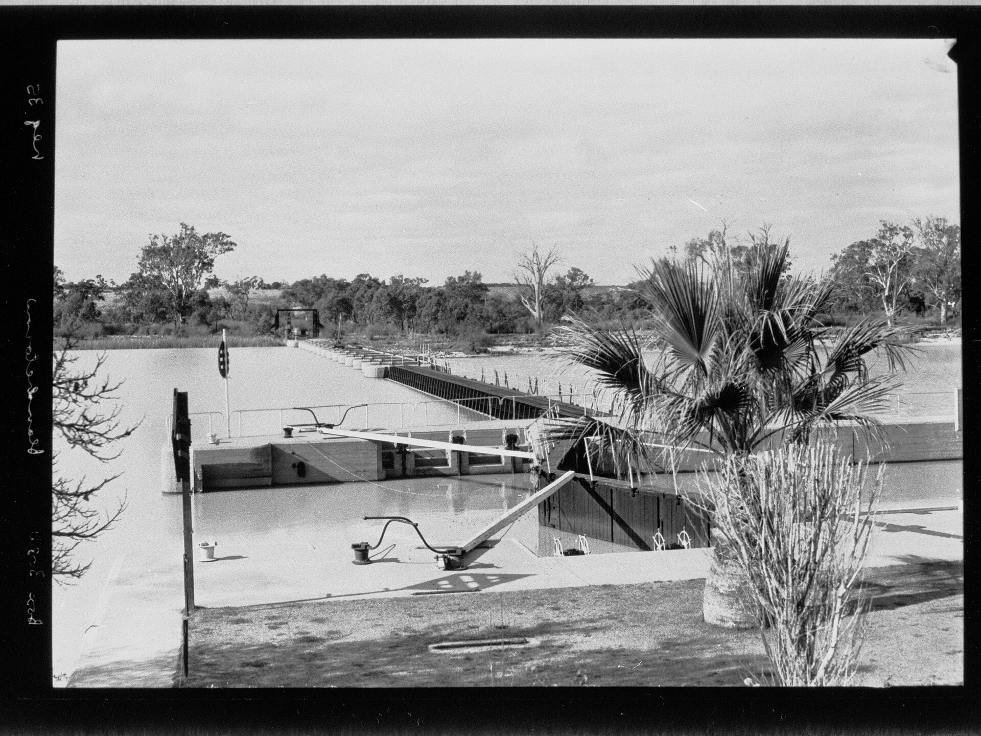 The Locks That Tamed the Murray